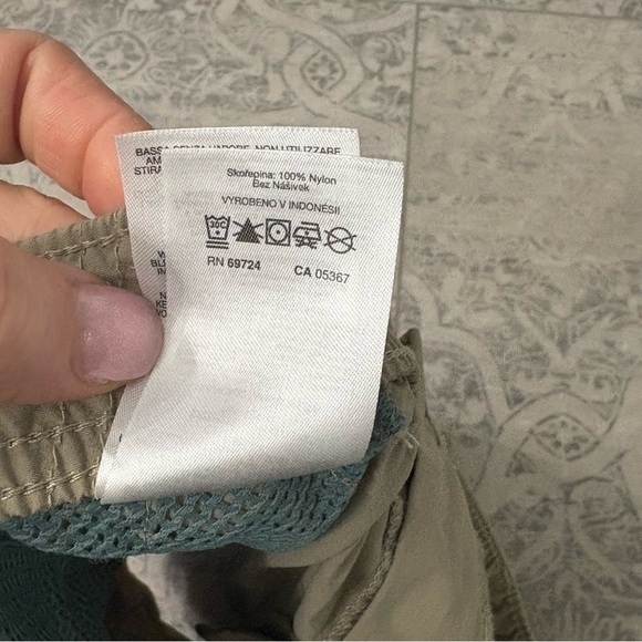 Columbia Womens Active Nylon Shorts Beige Tan | SZ XL 5.5” Inseam - Picture 7 of 7